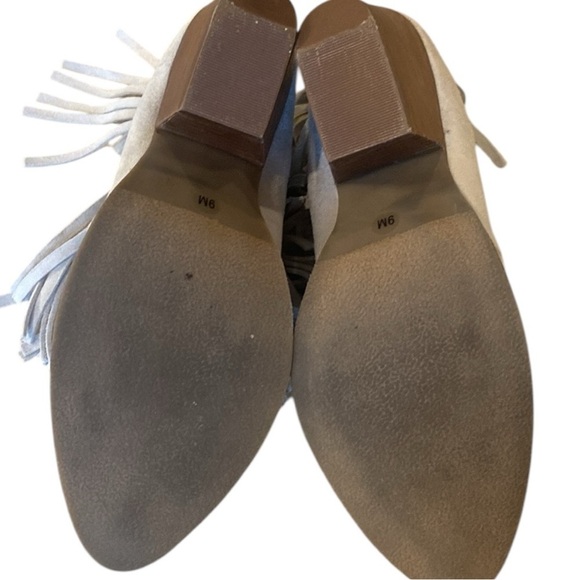 Coconuts by Matisse- Lambert Fringe Booties- size 9 - Picture 6 of 7